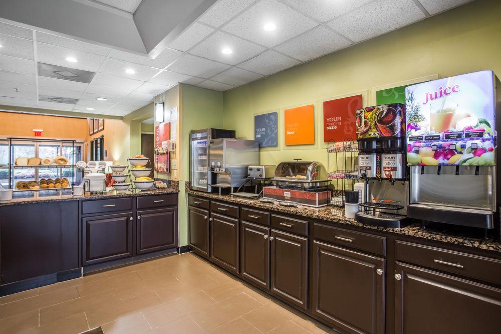 Comfort Inn & Suites Lake Norman Корнеліус Екстер'єр фото
