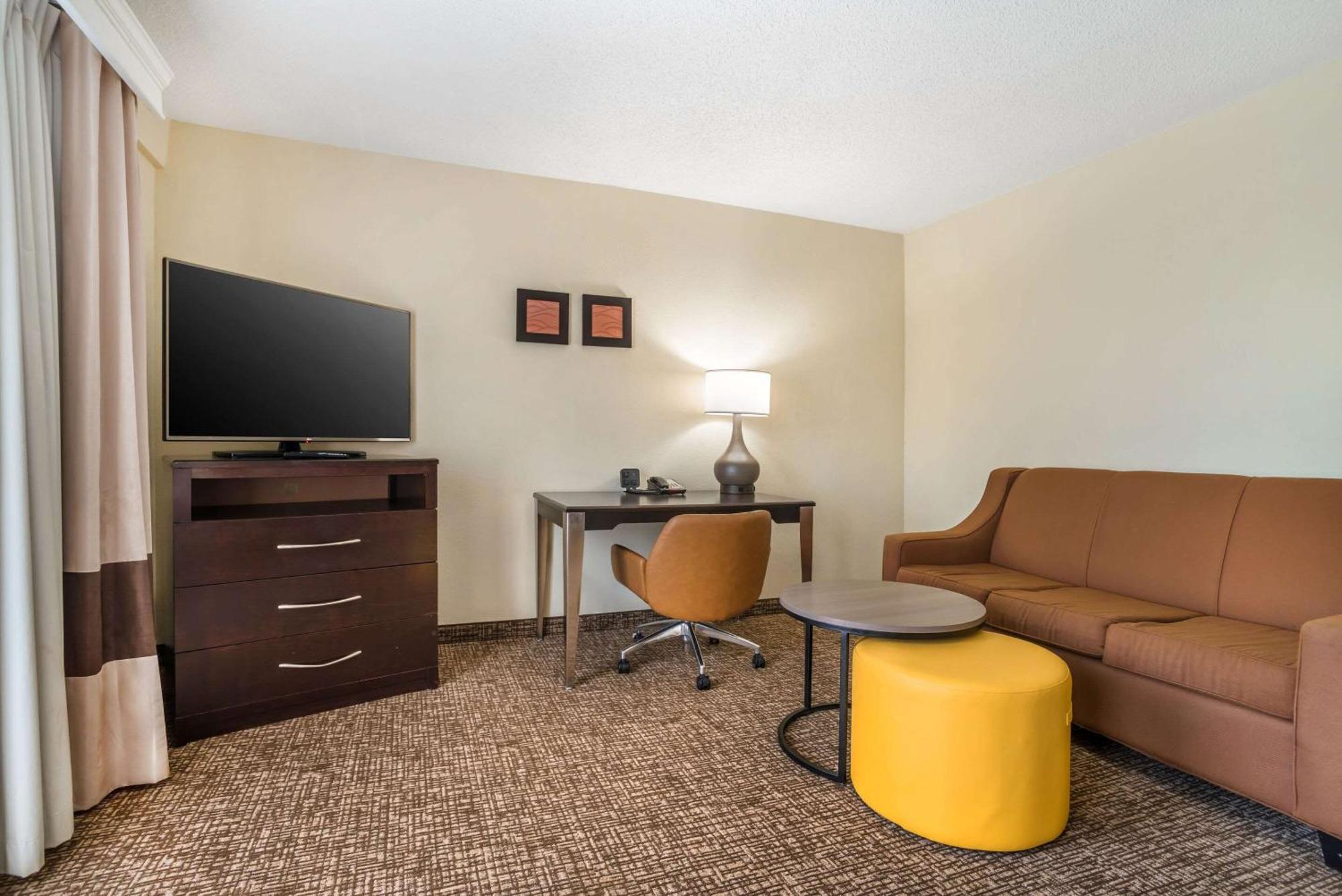 Comfort Inn & Suites Lake Norman Корнеліус Екстер'єр фото