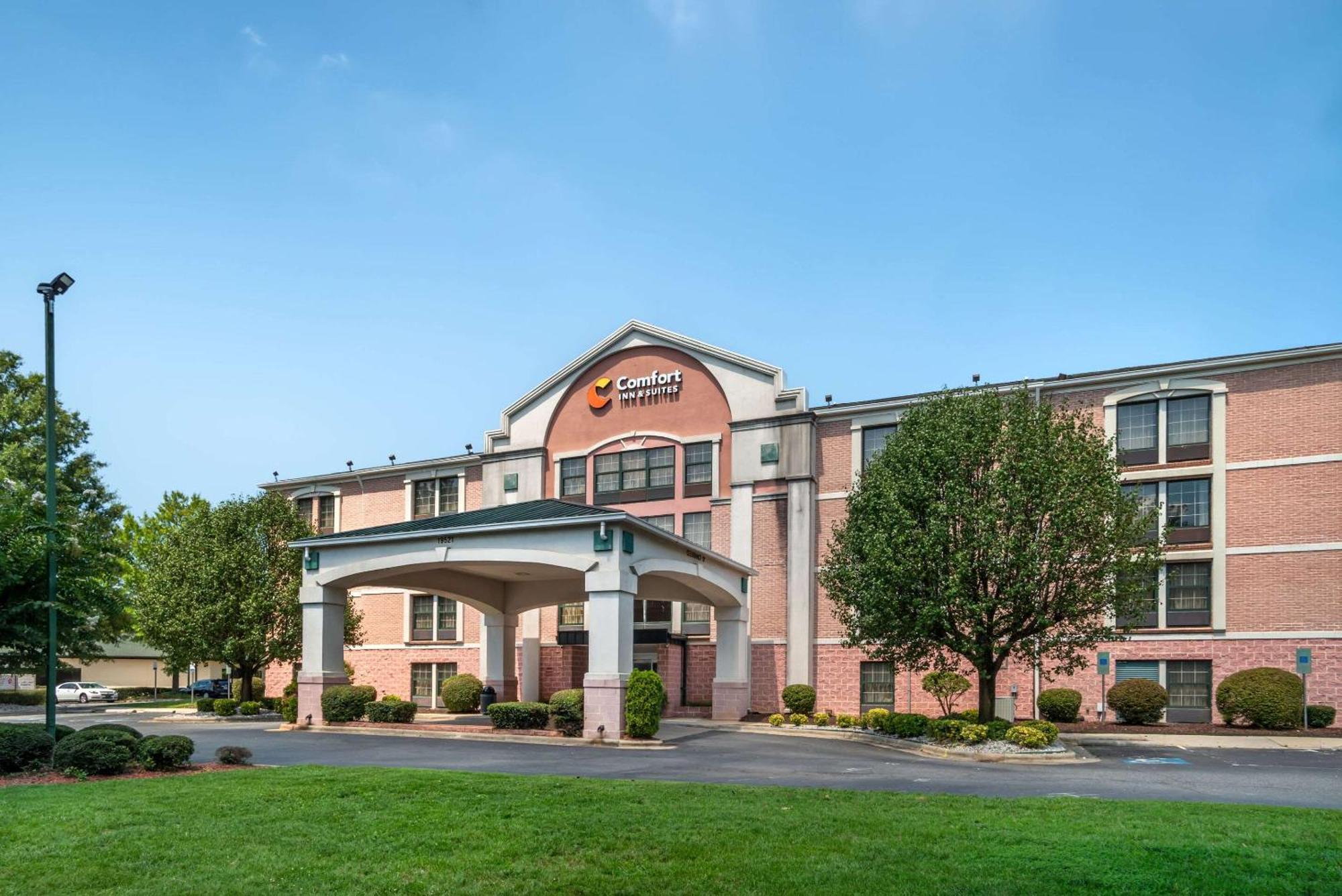 Comfort Inn & Suites Lake Norman Корнеліус Екстер'єр фото