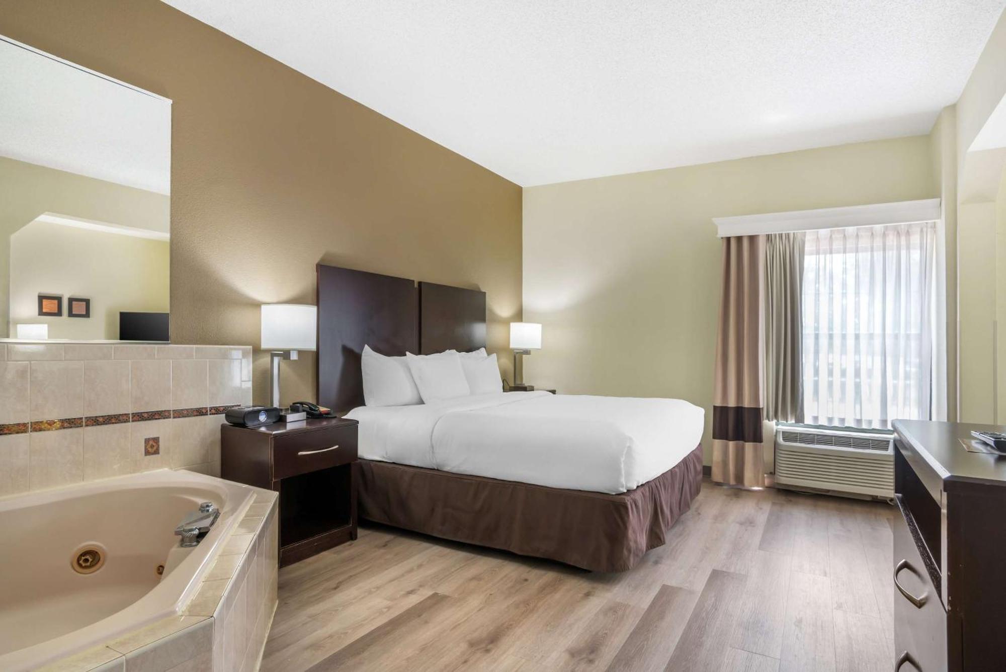 Comfort Inn & Suites Lake Norman Корнеліус Екстер'єр фото